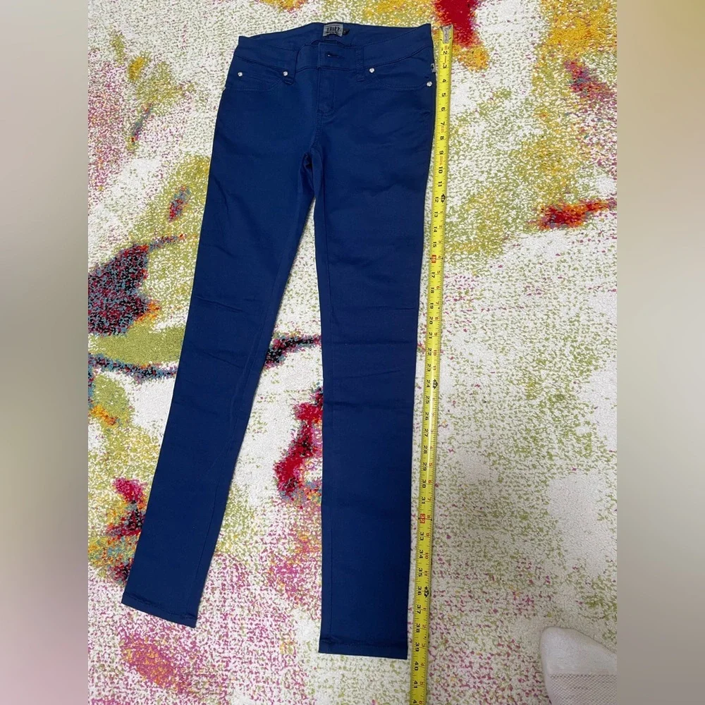 , never worn. - Picture 11 of 16